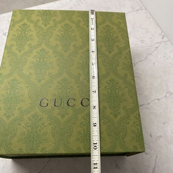 Gucci Green Damask Embossed Cardboard Magnetic Empty Box L 10.2"x W 8.7"x H 4.7" - Picture 9 of 10